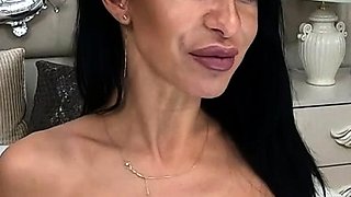Masturbation close up Tamara big clit