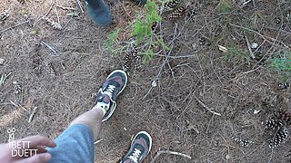 Girlfriend Swallows Sperm While Walking!!