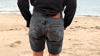 Exhibitionist Wife Flashing Strangers At The Beach
