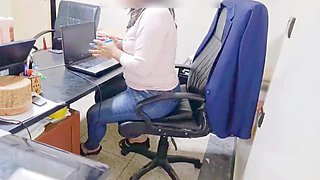 I Finally Got My Coworker to Fuck Me in My Office Parte 1
