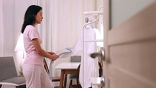 Hot couple turns a chair into bed