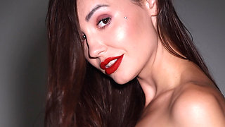 Elilith Noir shows us her sexy side