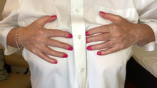 Mrs Mature Feet Being a Real Tease