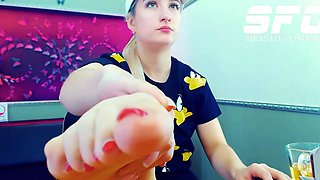 Flexible foot fetish masturbating with feet and hands