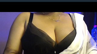 Solo Sexy Hot Lady Use Nipple Clamp Sex