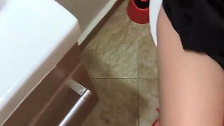 Risky Bathroom Public Sex, I Fuck on a Date with a Guy I Met Online (dia Ita)