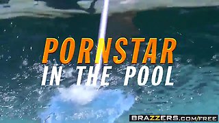 Brazzers - sex industry stars like it big - porno star in the pool gig starring Monique Alexander and Danny D