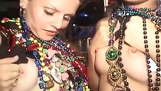 Party Girls Flash At Mardi Gras
