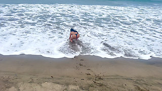 I Celebrate New Year on the Beach with My Horny Stepmother, We Have Sex on the Beach.