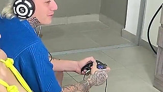 I Seduce My Gamer Stepbrother Until I Convince Him to Eat My Pussy and Give Me to Drink His Semen - Katty Blake