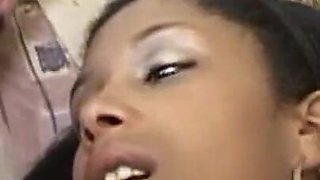 The young black maid is very sexy and the landlord fucks her pussy