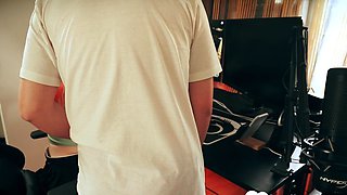 He ate my pussy while I was gaming