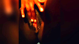 SOLO EBONY SQUIRTING - black pussy getting rubbed