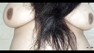 Desi Indian Bhabhi Shows Her Beautiful Sexy Big Boobs and Hairy Armpits