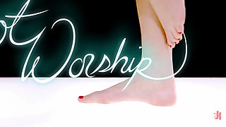 Foot Worship with Goddess Lea