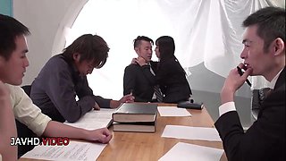 Rina Mayuzumi Unwinds After Office Hours