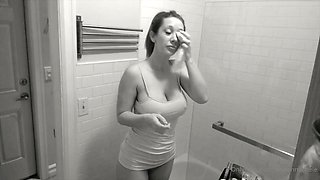 Jayden Jaymes bathroom routine