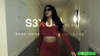 Impressive dick-riding session with a Spanish sex doll Sophia Leone