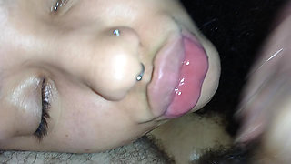 CREAMPIE NOS BIG LIPS SEATED BY SPERM