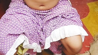 Desi bhabhi night fun with a toy