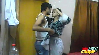 indian hot and spicy sonia bhabhi sucking her man big cock