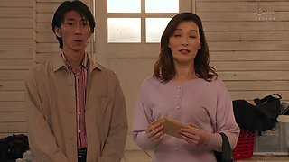 苦渋の決断で妻を撮影現場に呼んだのだが、先生に気に入られた妻が寝取られる