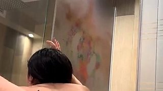 Webcam skinny brunette plays her squirt pussy