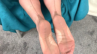 Mrs Mature Feet Posing in Her Vintage Corsalette and Vintage Stockings