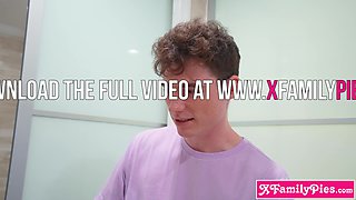 Kinky teen stepsister really got into it