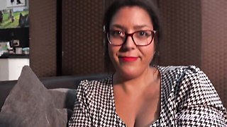 Shaggy Cassy's milf big tits video