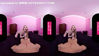 Slim Blonde Gives You Gfe From Ivy League - Virtual Reality And Ivy Jones