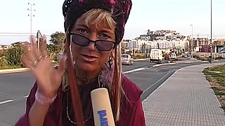 German Babe Playing with Her Pussy in Outdoor Show