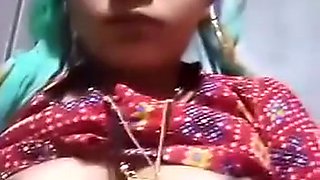 Dehati Desi Bhabhi Pussy Show On Live Cam