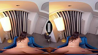 Curvy babe hot VR porn video