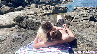 We Get Horny on the Beach and Fuck Very Well with Creampie
