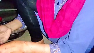 Deshi Bhabhi Tasneem Gets Fucked Hard in Outdoor Doggy Style - HD Desi Sex