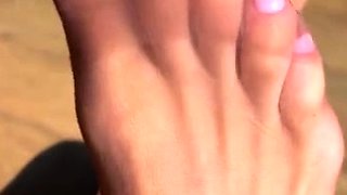 Amateur Foot Fetish Girlfriend Sucks and gives a Footjob