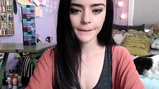 Brunette Solo Webcam Masturbation
