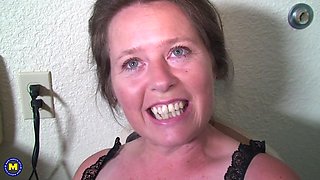 Mature Lady With Beautiful Horny Eyes Loves A Fat Black Cock