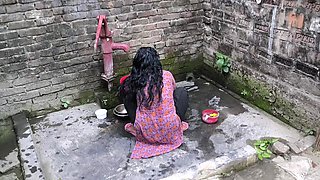 I See Aunty Taking a Bath Naked in the Washroom I Hugged Her and Started Fucking Her in the Ass