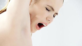 Sexy Girl Tries Anal For The First Time - Hardcore