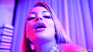 Bailey Brooke changes her body with her stepmom's Lauren Phillips they both pound her stepfather - brazzers