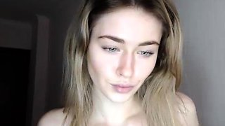 Hot amateur webcam teen masturbates for their fans