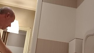 Curvy MILF Gets Fucked in Hotel