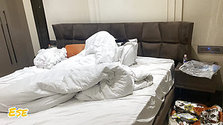 "Hotel Mein Hungama - Jab Room Service Ne Dekha Too Much Service!"