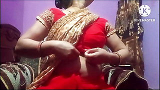 Indian bhabhi massage her huge boobs and fingerring her pussy