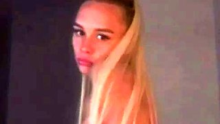 Big boob brunette masturbates on webcam