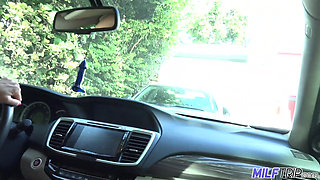 Slamming a Hot Young Stepmom's Pussy While Skipping out Of Work