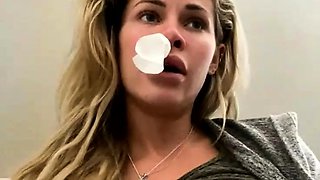 Busty solo babe masturbates in close up pussy toying action