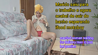 Married only in panties pranks a delivery man!